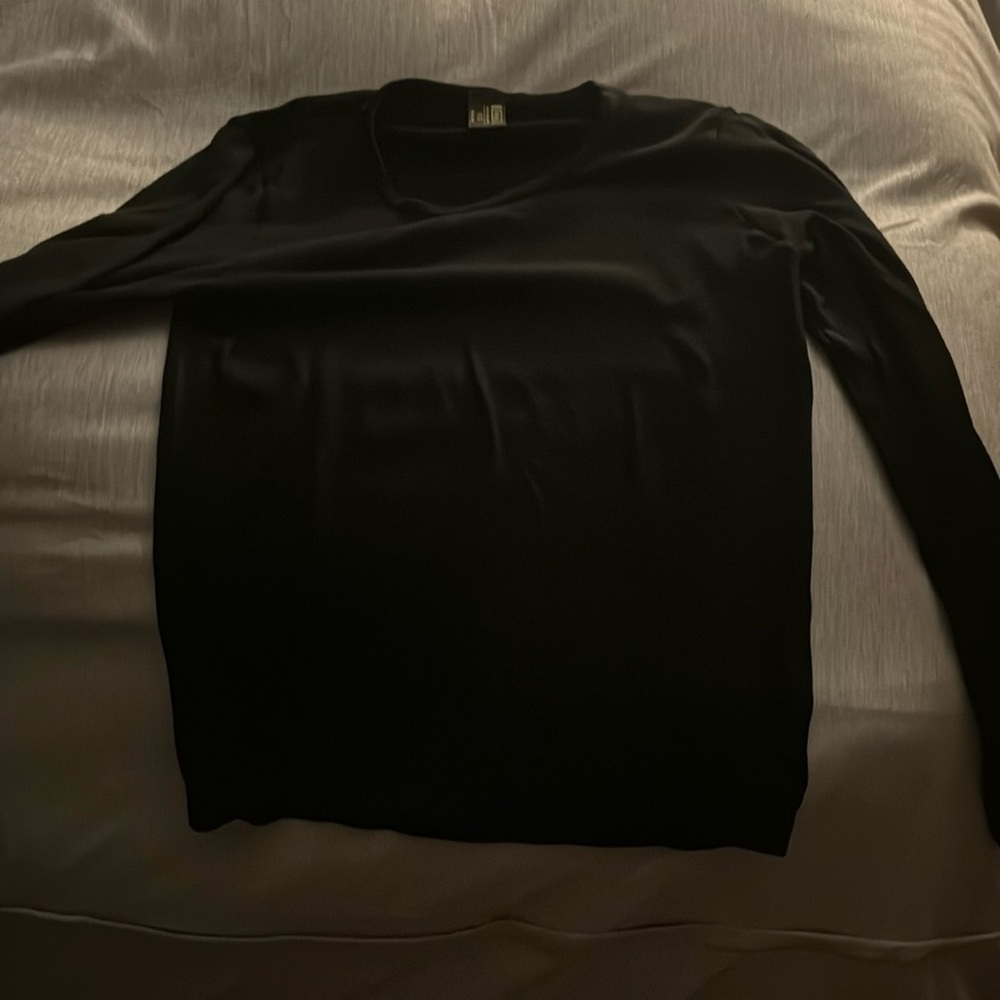 Gorgeous long sleeve sweater
